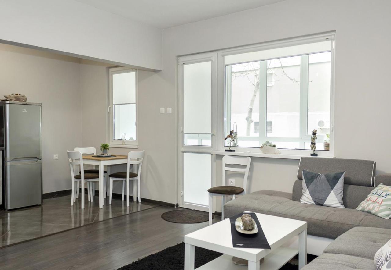 וארנה Cosy And Modern 1Bd Flat Near The City Centre By Flat Mаnager מראה חיצוני תמונה