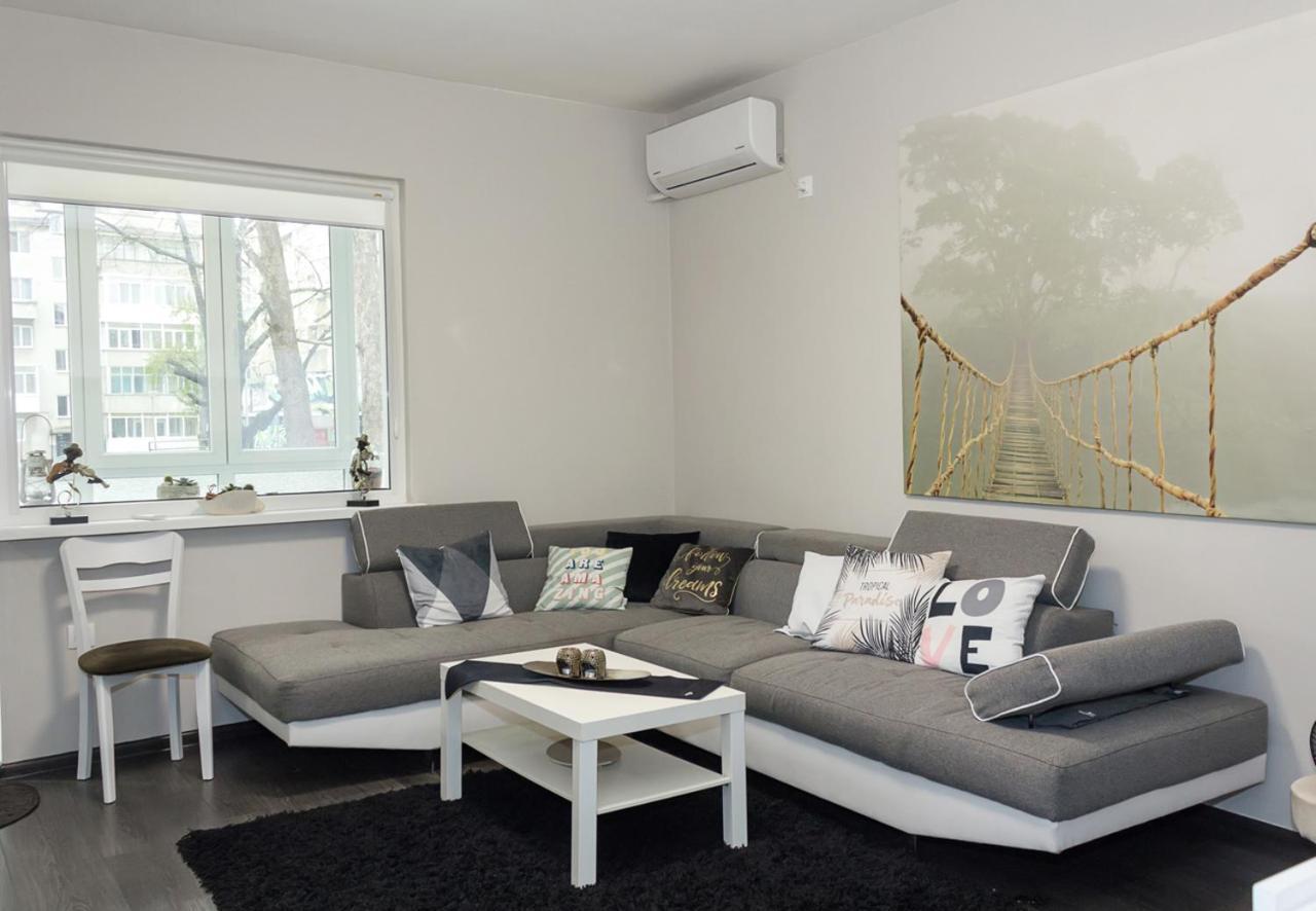 וארנה Cosy And Modern 1Bd Flat Near The City Centre By Flat Mаnager מראה חיצוני תמונה